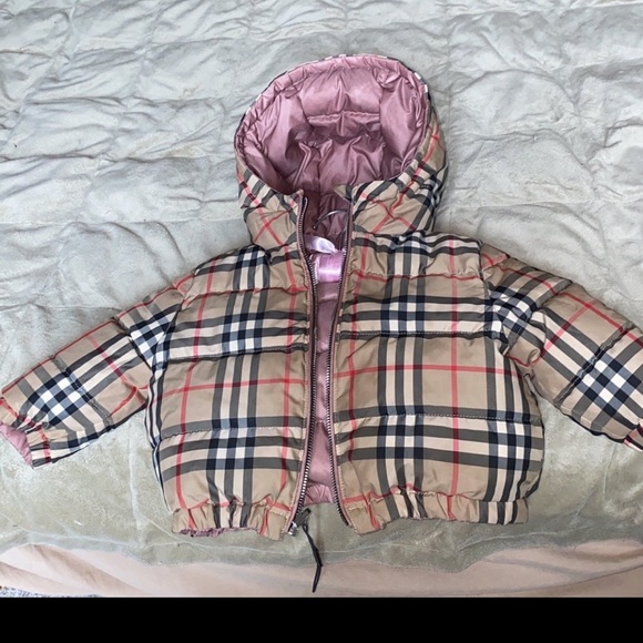 Baby Burberry puffer coat - Picture 2 of 5